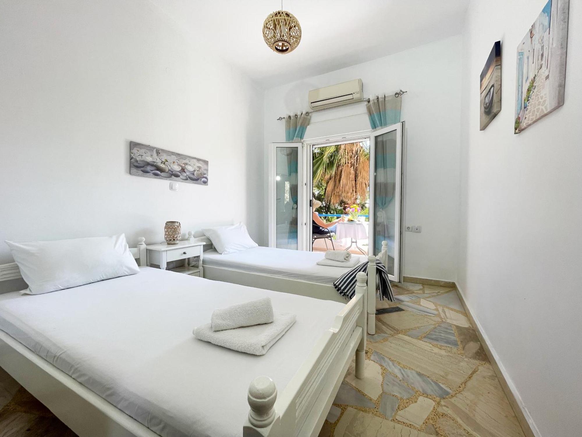 Odysseas Apartments 2 Marathokampos Ngoại thất bức ảnh